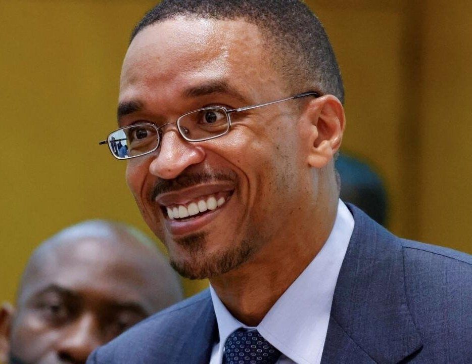 Fran Emmanuel Biyá, hijo de Paul, asume el cargo de vicepresidente de la República y jefe de las Fuerzas Armadas de Camerún